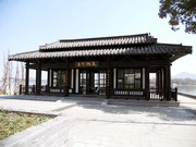 湖边凉亭高清图片 