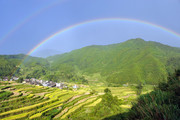 乡村梯田图片 雨后彩虹摄影