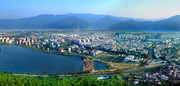 安徽肇庆鼎湖新貌图片 依山傍水城市全景