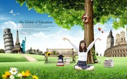 时尚草地上的女学生