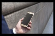 手拿三星手机样机贴图模板