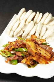 川菜布袋回锅肉图片