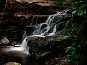 山涧溪流瀑布风景图片