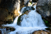 山涧溪流风景图片