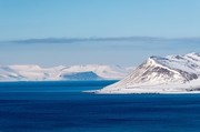 湖泊雪山风景图片