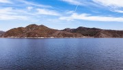 蓝天白云高山湖泊图片